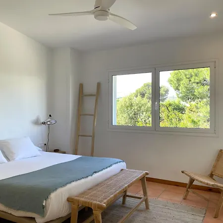 Holiday home Llebeig -casa Mediterranea Con Gran Jardin Cadaques
