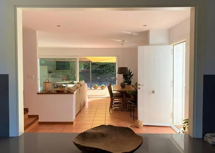 Llebeig -casa Mediterranea Con Gran Jardin Feriehus Cadaqués