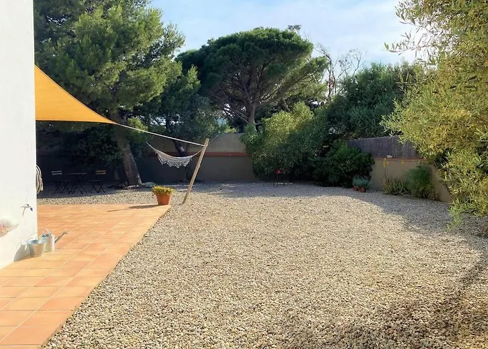 Llebeig -casa Mediterranea Con Gran Jardin Cadaqués