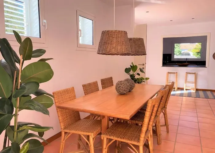 Llebeig -casa Mediterranea Con Gran Jardin * Cadaqués